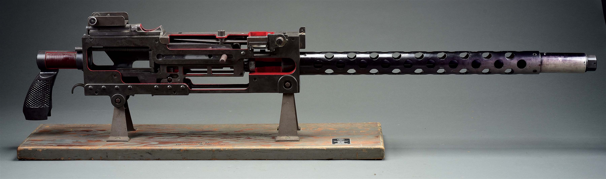 GIANT SIZE BROWNING MODEL 1919A6 MACHINE GUN TRAINING AID.
