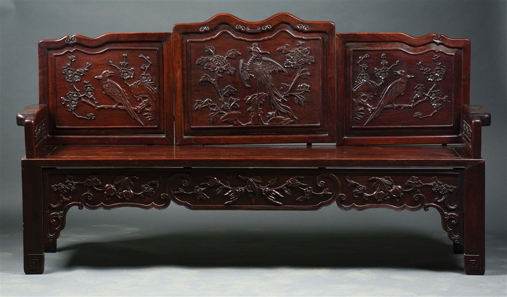 A FINE CARVED CHINESE ROSEWOOD DAYBED OR SETTEE. 