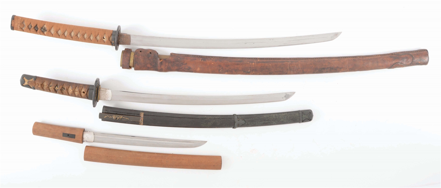 LOT OF THREE JAPANESE SWORDS, TWO WAKIZASHI AND ONE TANTO IN SHIRASAYA.