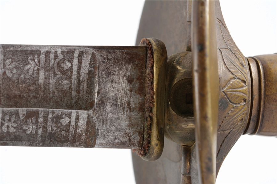 Lot Detail - LOT OF THREE SWORDS: CA. 1740 HUNTING SWORD, 1840 OFFICER ...