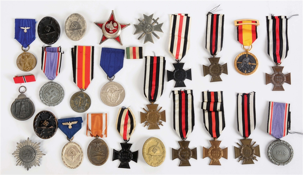 LOT OF 26: MISCELLANEOUS GERMAN WORLD WAR II AWARDS 