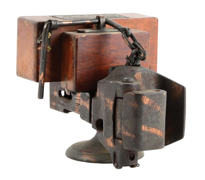 1919 SALESMAN SAMPLE RAIL CAR COUPLER.