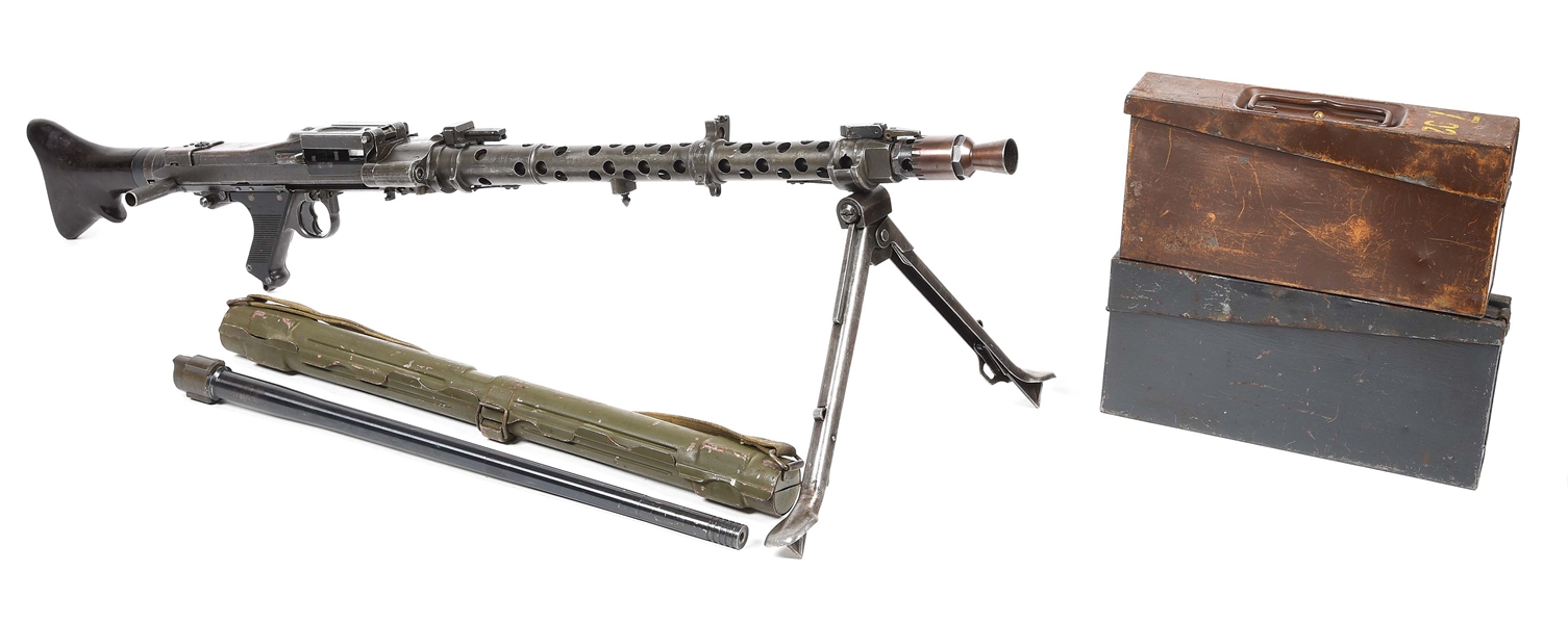 (N) FINE WORLD WAR II GERMAN MG-34 MACHINE GUN WITH ACCESSORIES (PRE-86 DEALER SAMPLE).