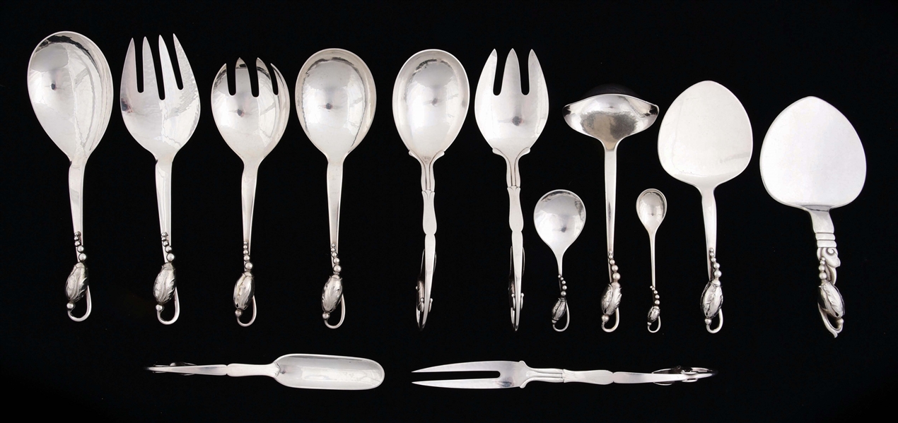 A GROUP OF GEORG JENSEN STERLING SERVING PIECES.