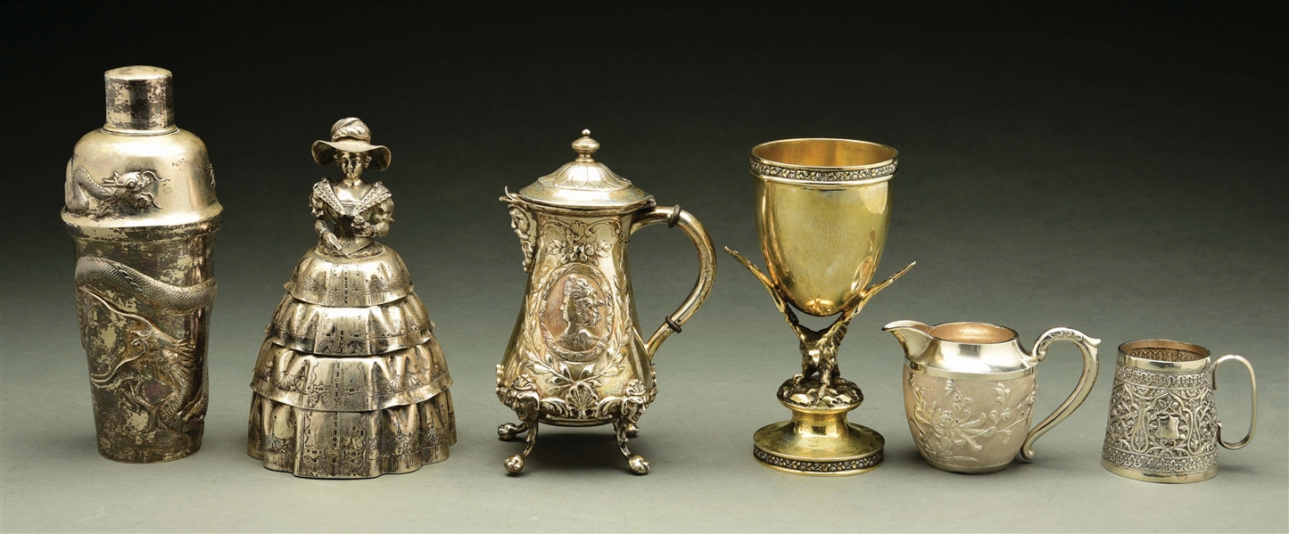 A GROUP OF SILVER TABLE ARTICLES. 