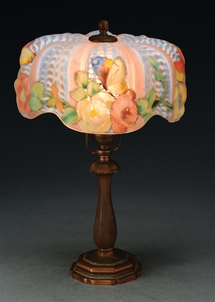 PAIRPOINT PUFFY REVERSE PAINTED BOUDOIR DESK LAMP. 
