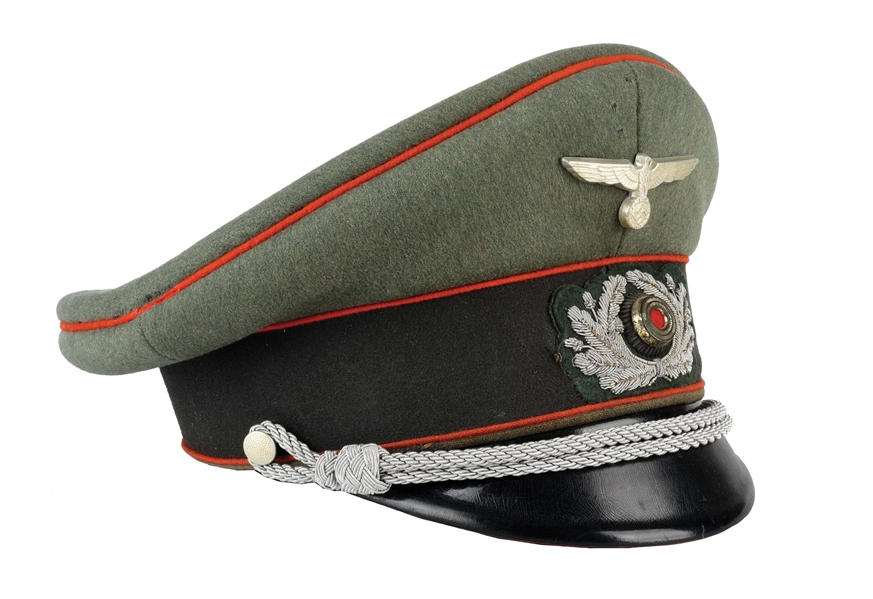 GERMAN WWII HEER ARTILLERY OFFICER VISOR CAP.