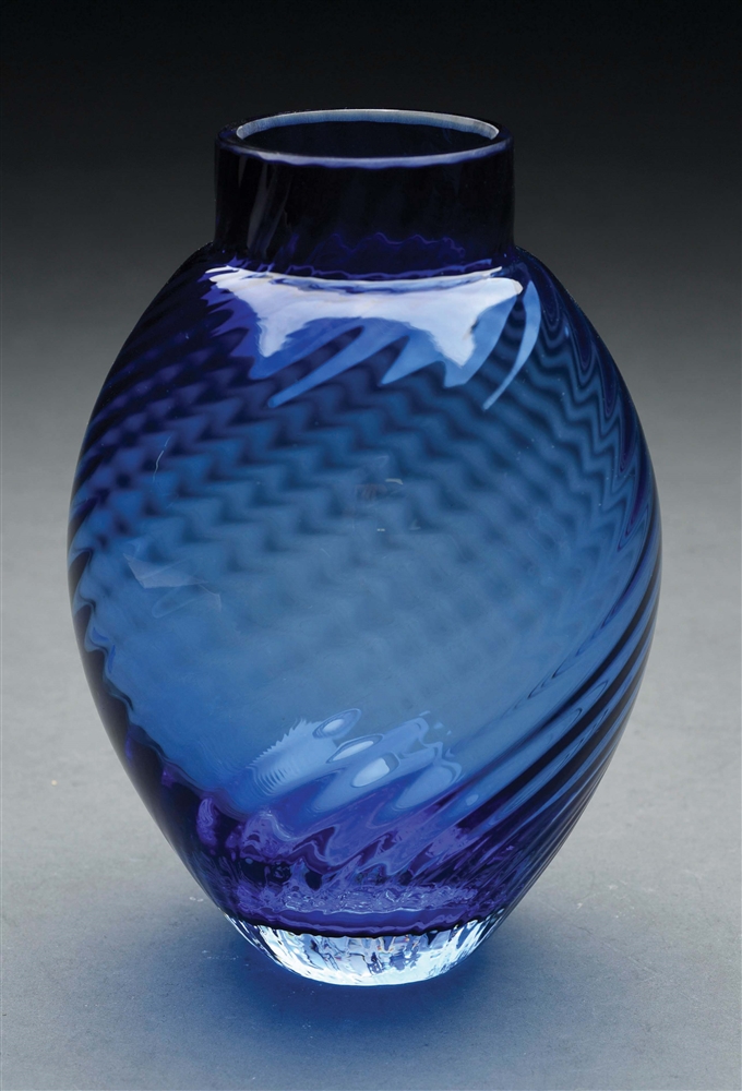 TIFFANY & CO. BLUE ART GLASS RIBBED VASE. 