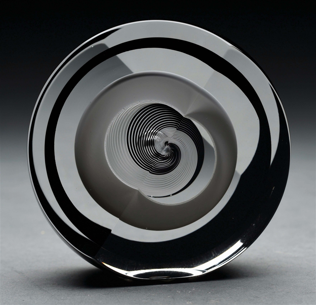 PAUL HARRIE GLASS VASE.