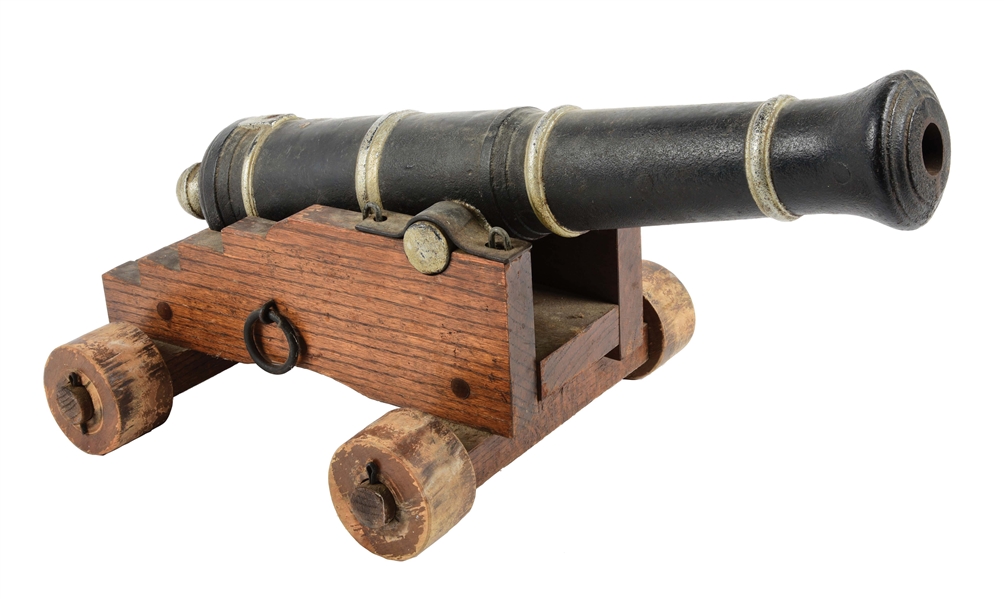 IRON BARREL US CANNON MODEL WITH OAK CARRIAGE.