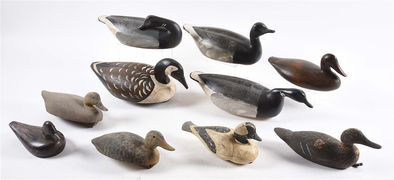 LOT OF 10 DUCK AND GOOSE DECOYS.