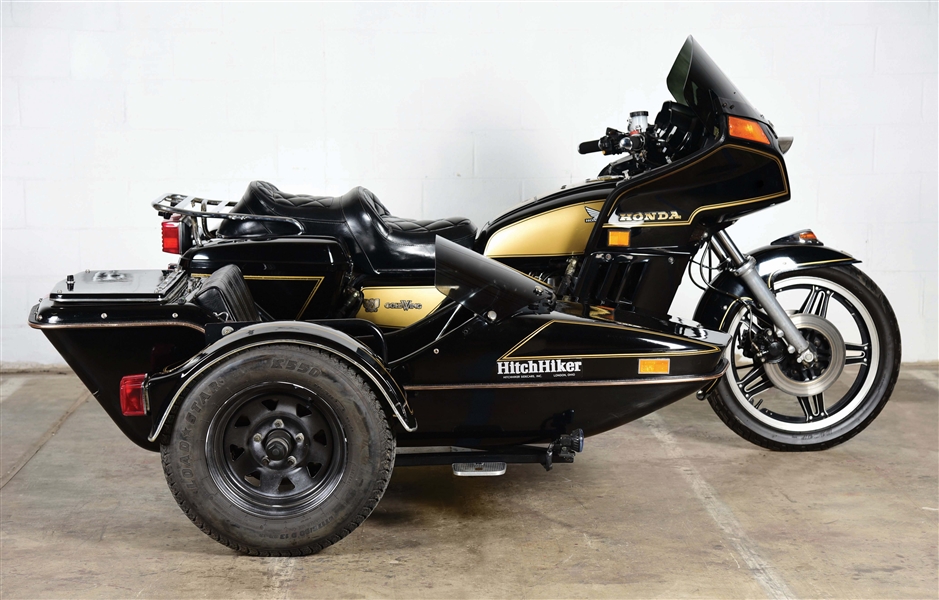 1980 HONDA GL1100 GOLD WING INTERSTATE MOTORCYCLE W/HITCHHIKER SIDECAR.