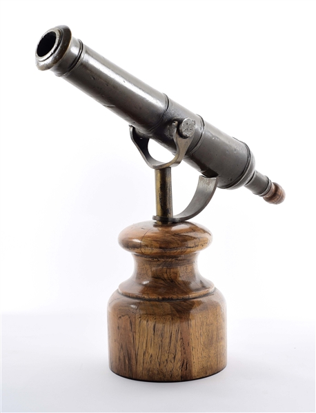 Lot Detail - A MID-18TH CENTURY BRONZE SWIVEL CANNON OR GUN.