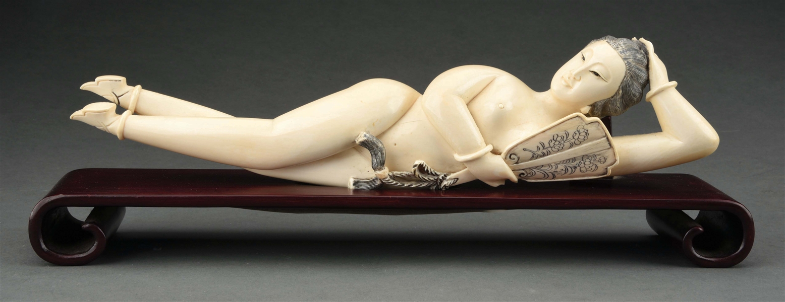 IVORY FIGURAL CHINESE DIAGNOSTIC FIGURE.
