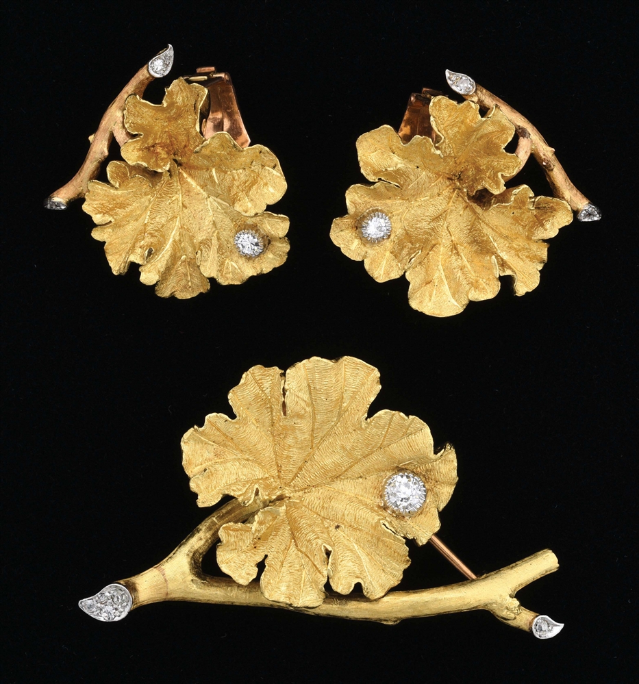 18K GOLD "ANTONIAZZI" DIAMOND EARRINGS & BROOCH SET, CIRCA 1960.