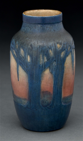 NEWCOMB COLLEGE POTTERY VASE BY ANNA FRANCIS SIMPSON.