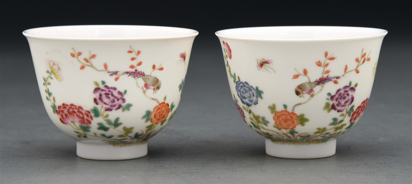 PAIR OF ANTIQUE CHINESE PORCELAIN FAMILLE ROSE CUPS.