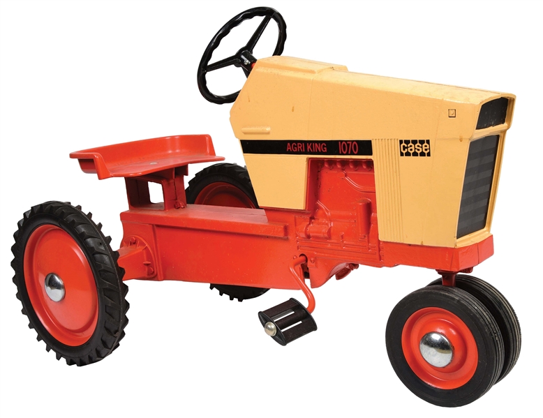 CONTEMPORARY CASE AGRI KING 1070 PEDAL TRACTOR. 