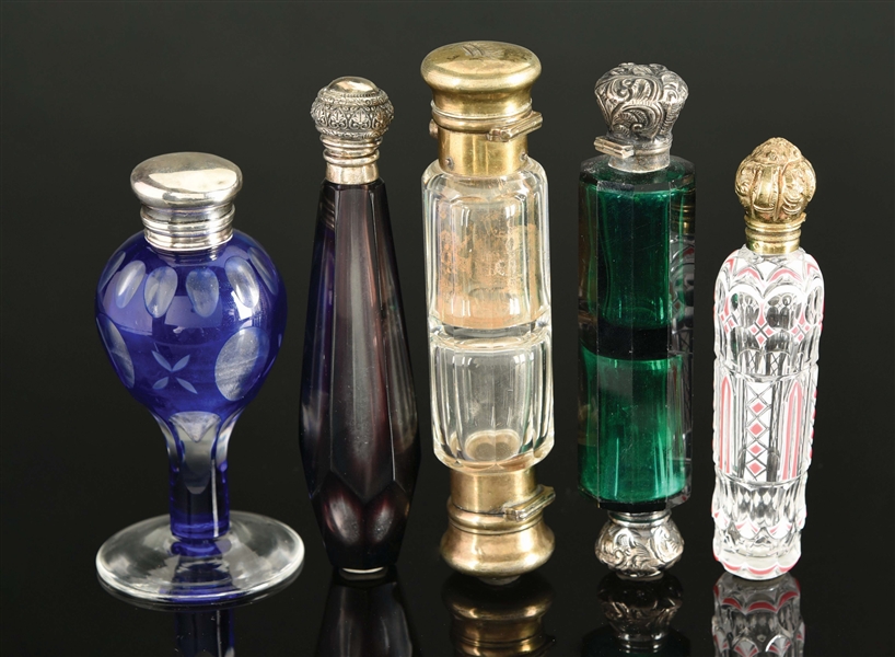 LOT OF 5: ANTIQUE SCENT OR PERFUME BOTTLES.