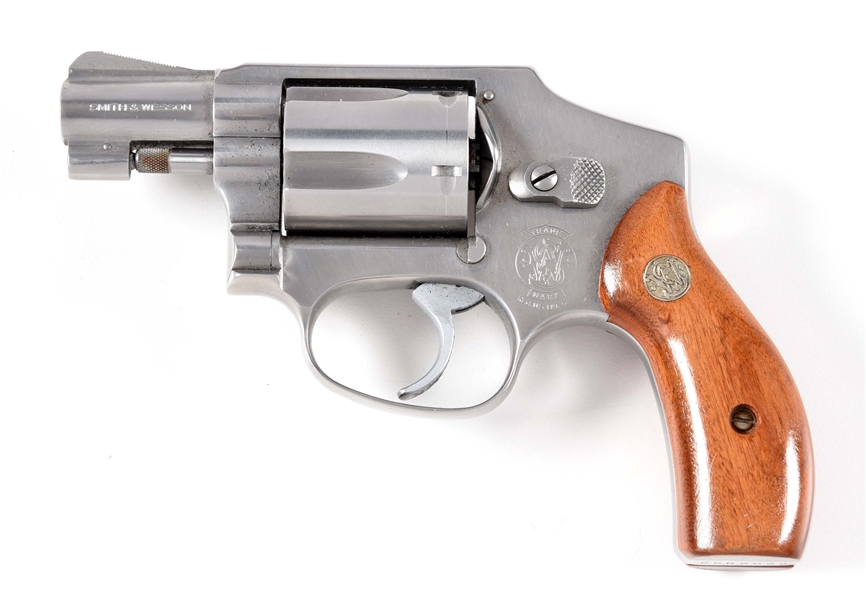 (M) SMITH & WESSON MODEL 640 DOUBLE ACTION REVOLVER.