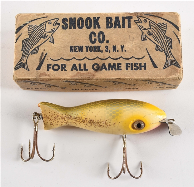 SNOOK WEASEL YELLOW FLASH LURE.