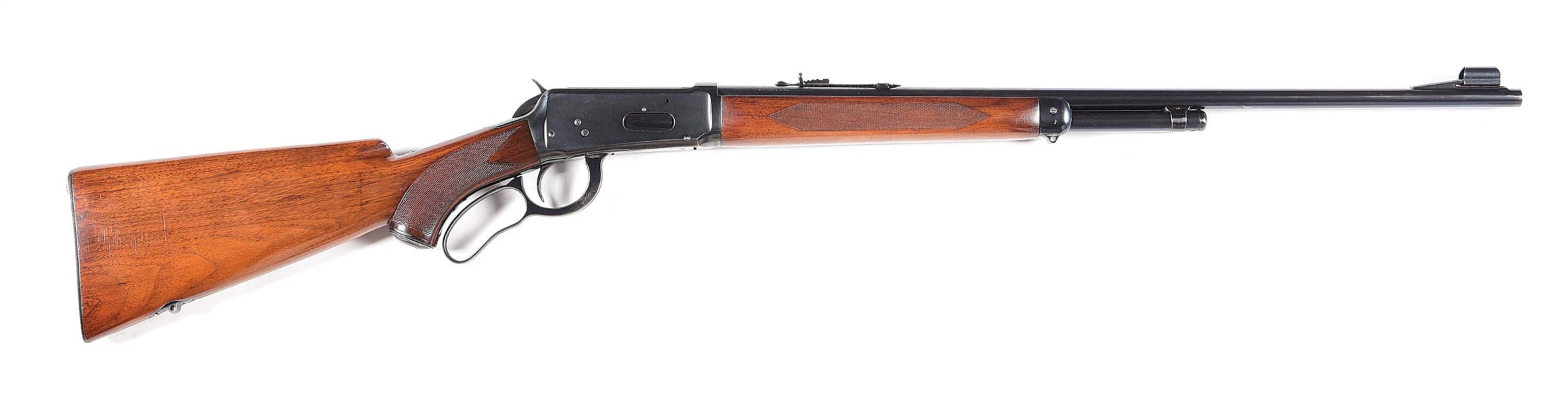 (C) WINCHESTER MODEL 64 DELUXE LEVER ACTION RIFLE IN .30 WCF (1943-1948).