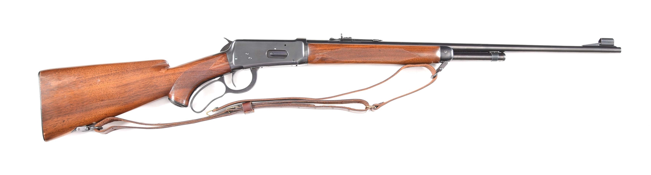 (C) WINCHESTER MODEL 64 DELUXE LEVER ACTION RIFLE IN .25-35 WCF (1943-1948).