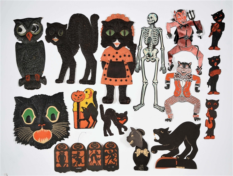 LOT OF 15: VINTAGE HALLOWEEN DIE-CUT OUTS AND CARDBOARD PIECES. 