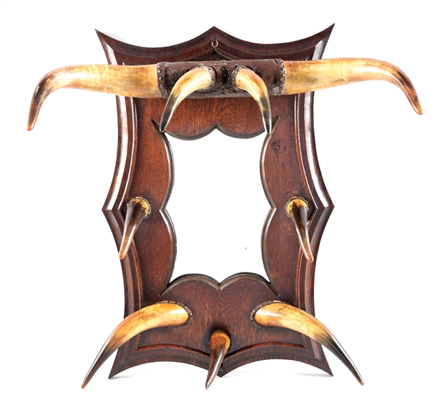HORN DECORATED MIRROR.