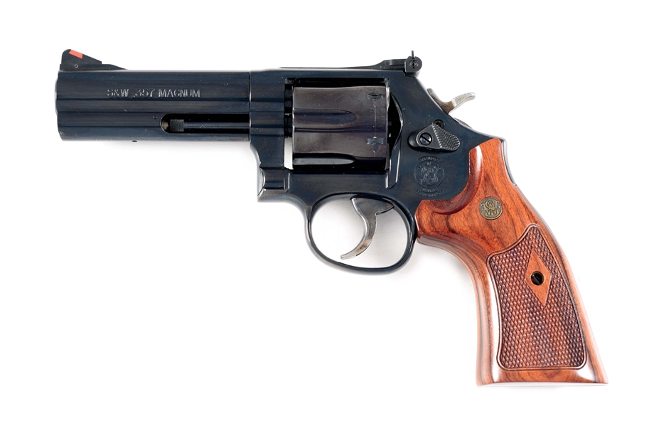 (M) SMITH & WESSON MODEL 586-8 WITH CASE.