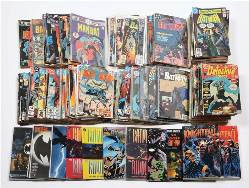 LOT OF APPROXIMATELY 150 VARIOUS BATMAN OR BATMAN-RELATED COMIC BOOKS.