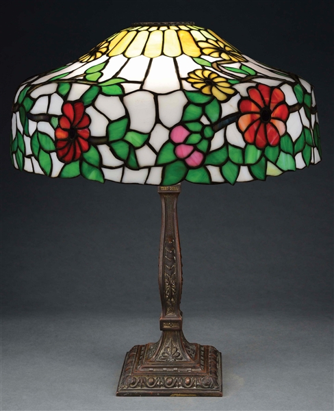 CHICAGO MOSAIC LEADED GLASS TABLE LAMP.