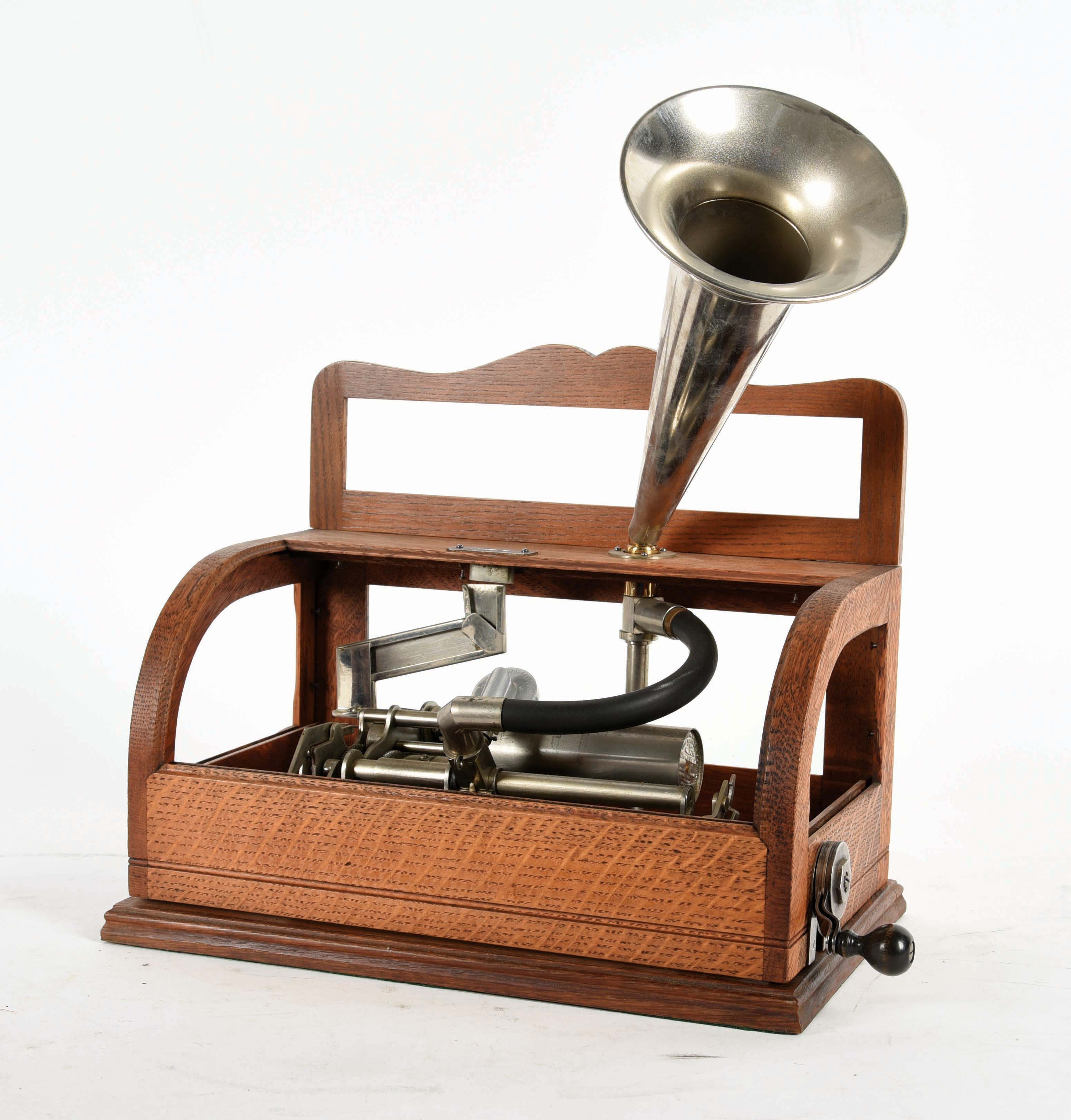 Graphophone Modern Lot Detail - COIN OPERATED GRAPHOPHONE IN PROJECT CONDITION.