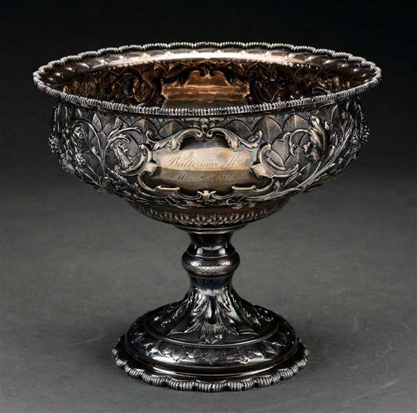 AN AMERICAN STERLING FOOTED BOWL.