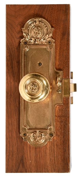 UNION PACIFIC SYSTEM BRONZE DOORKNOB ASSEMBLY.
