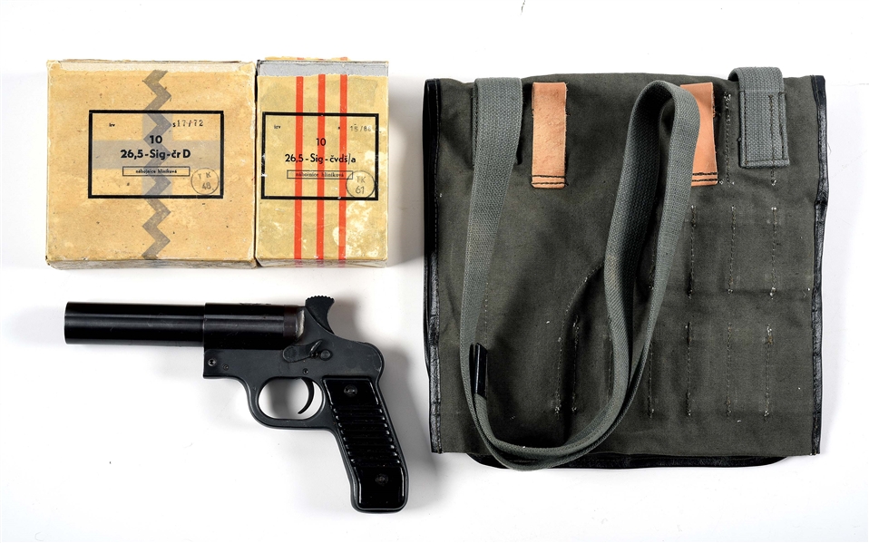 YUGOSLAVIAN M57 FLARE GUN WITH CARRIER AND AMMUNITION.