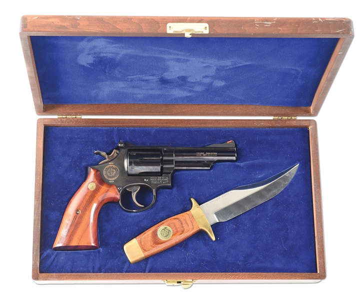 (M) CASED SMITH & WESSON MODEL 19-3 TEXAS RANGERS COMMEMMORATIVE DOUBLE ACTION REVOLVER WITH BOWIE KNIFE.