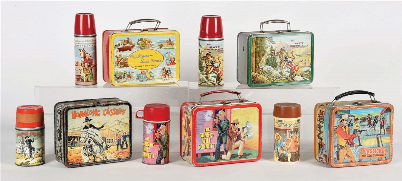 LOT OF 10: 5 VINTAGE TIN LITHO WESTERN-THEMED LUNCHBOXES WITH THERMOSES.