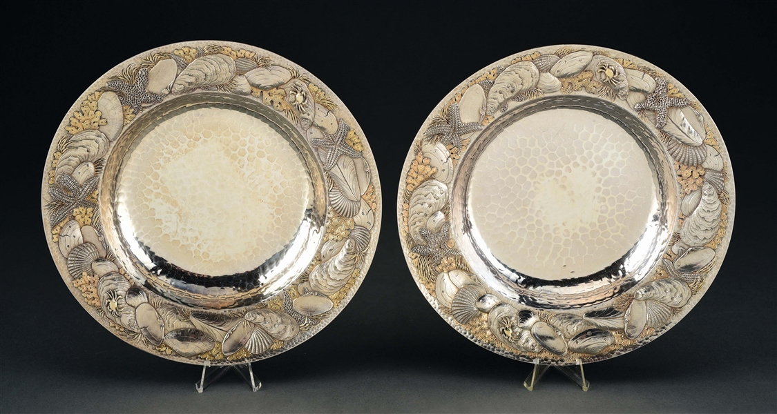 A PAIR OF AMERICAN STERLING PLATES.