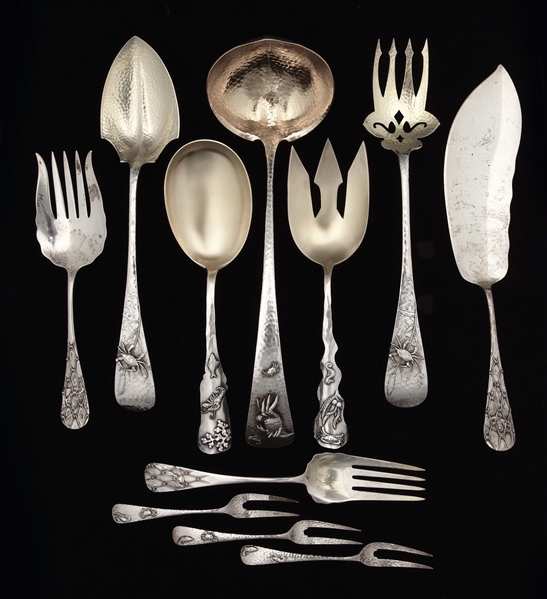 A GROUP OF AMERICAN STERLING AESTHETIC PERIOD SERVING PIECES. 