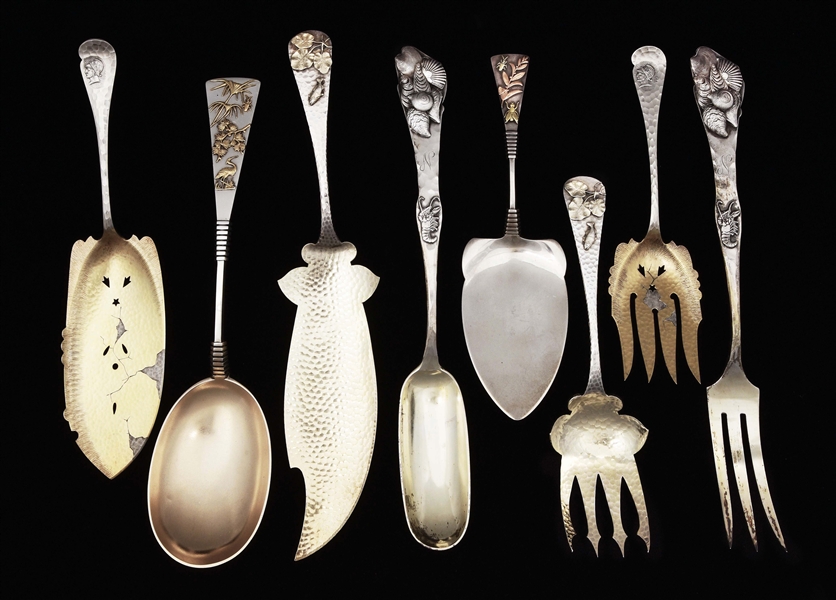 A GROUP OF AMERICAN STERLING MIXED METALS SERVING PIECES. 