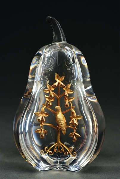 STEUBEN GLASS PARTRIDGE IN A PEAR TREE PAPERWEIGHT.