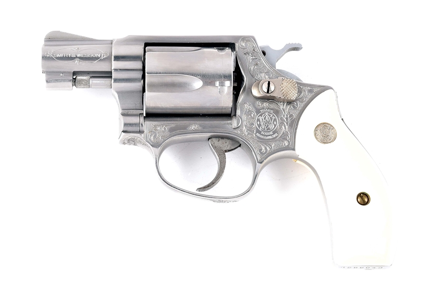 (M) SMITH AND WESSON MODEL 60 REVOLVER.