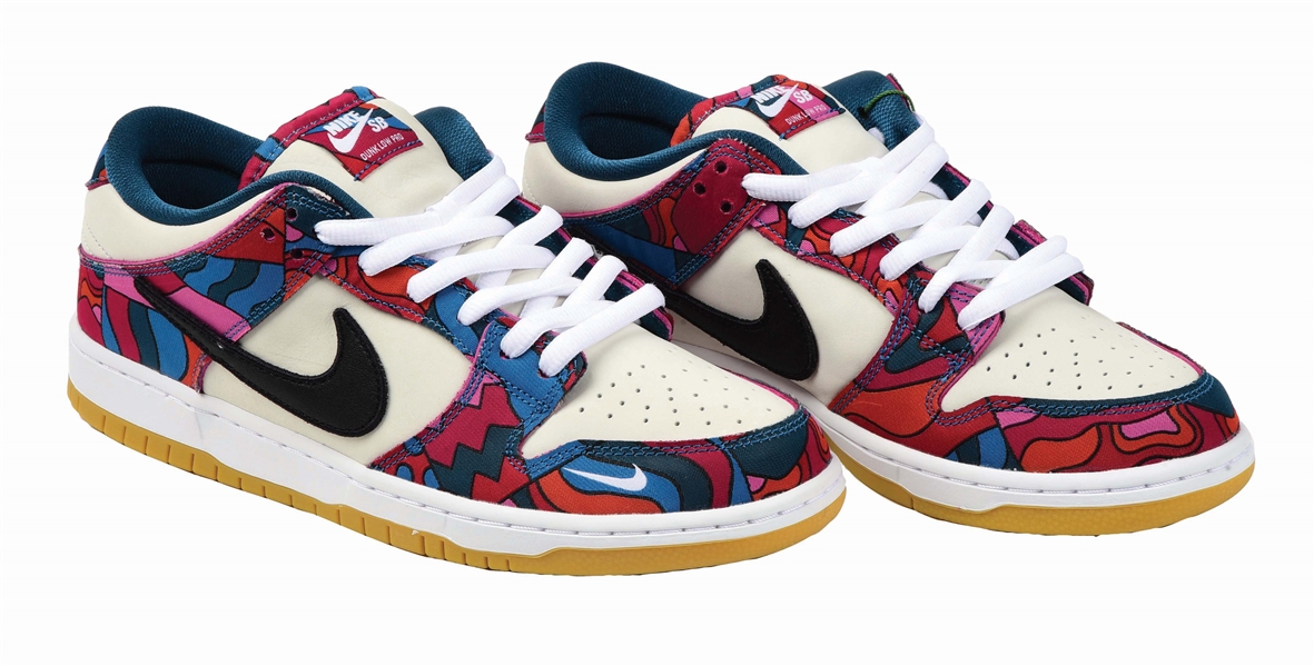 SB LOW TOP DUNK PARRA ABSTRACT ART EDITION.