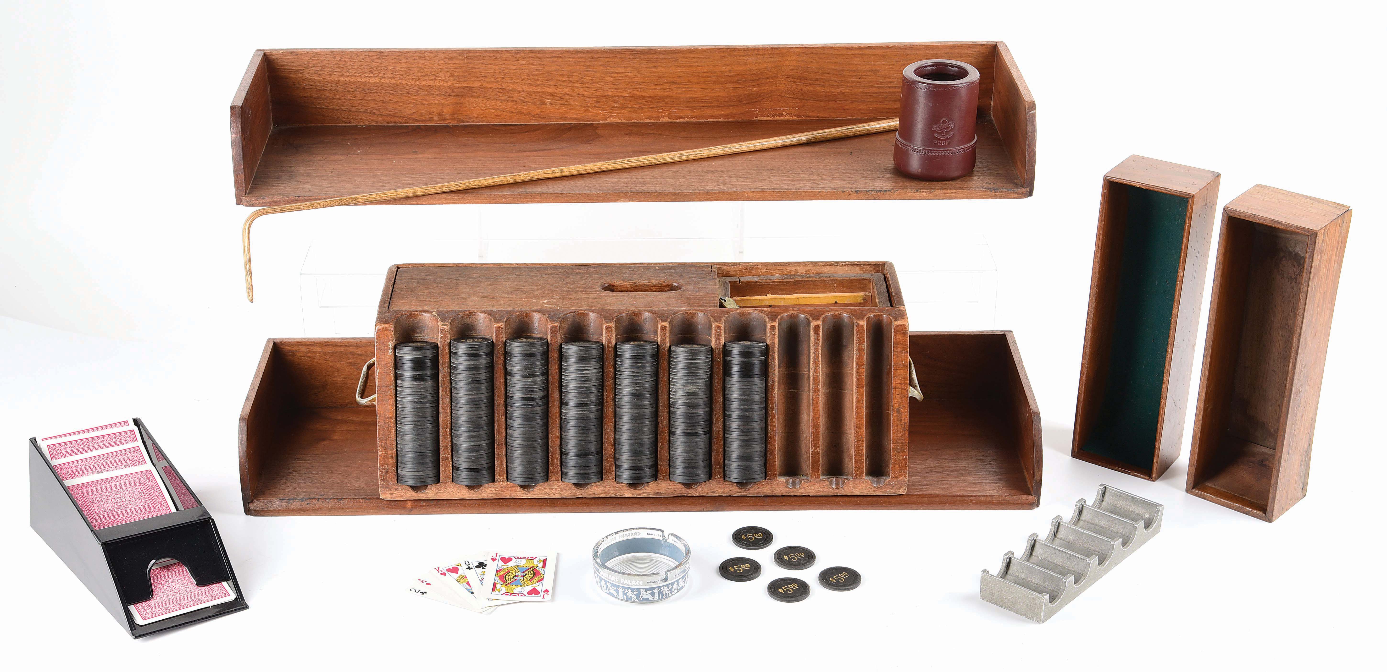 Lot Detail - LOT OF 10: GAMBLING ITEMS.
