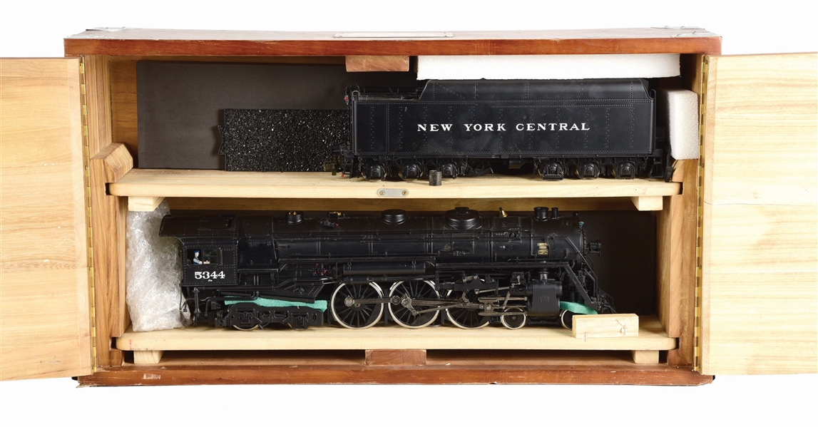 CONTEMPORARY US TRAINS J1E HUDSON STEAM LOCOMOTIVE WITH MATCHING TENDER.