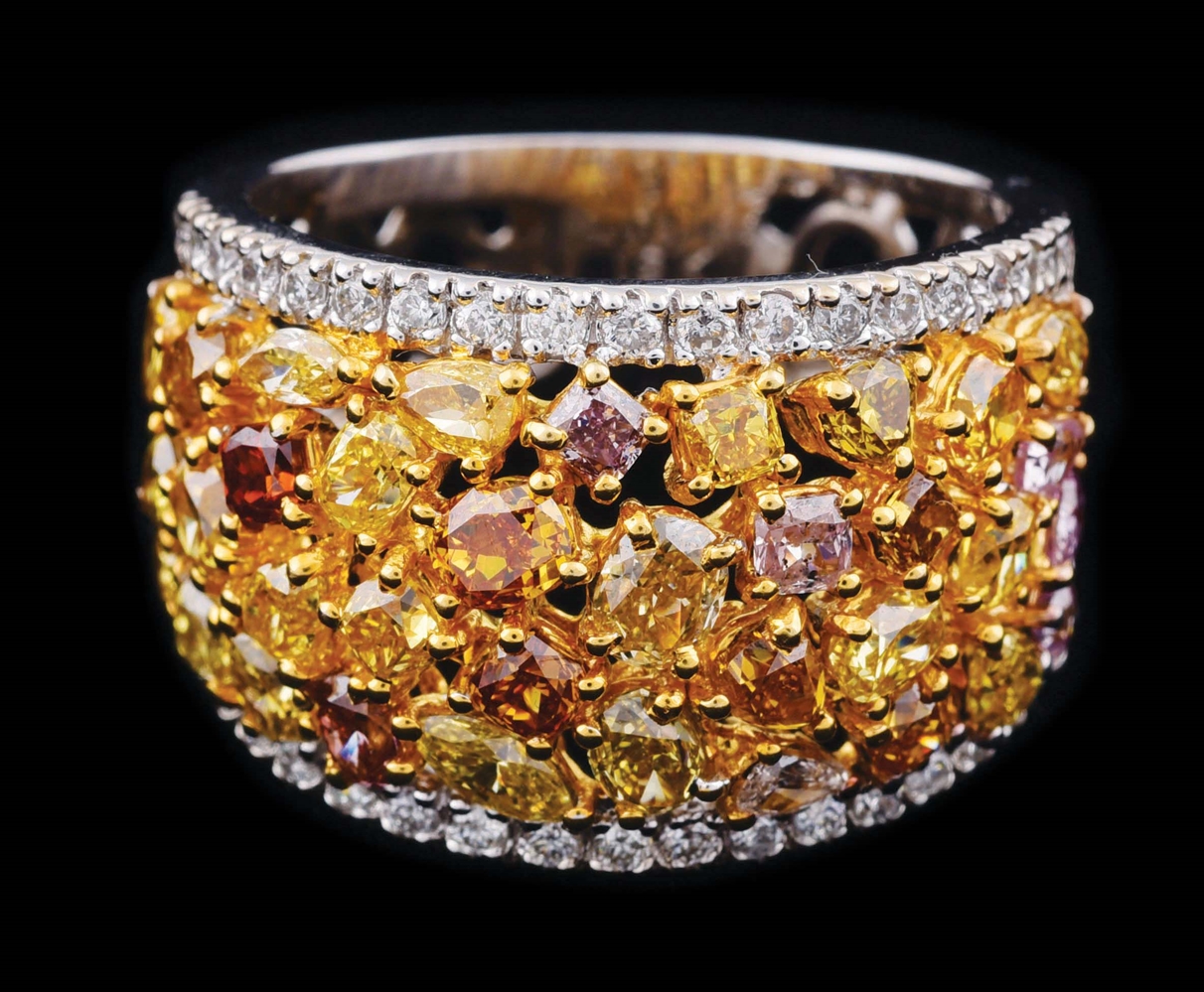 18K YELLOW & WHITE GOLD MULTI-COLORED DIAMOND RING W/GIA REPORT.