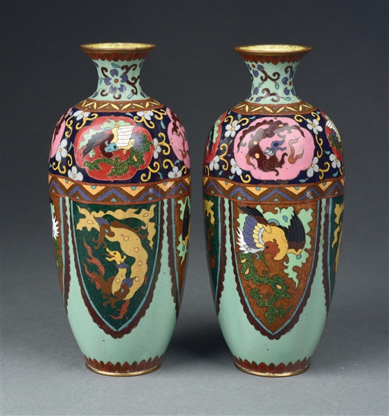 MATCHING PAIR OF JAPANESE MEIJI PERIOD (1868-1912) CLOISONNÉ VASES.
