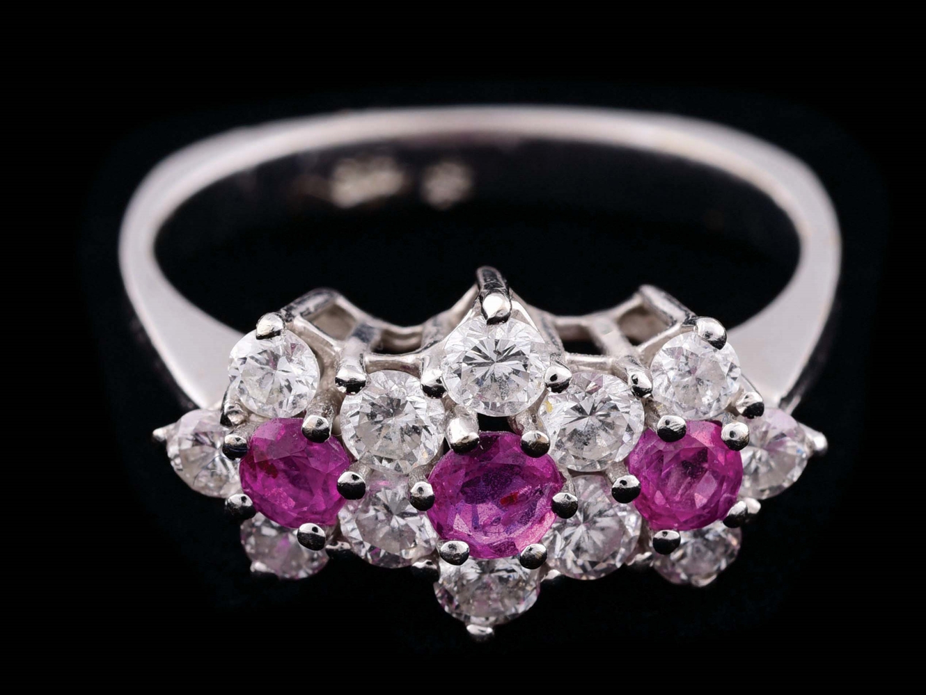14K WHITE GOLD PINK SAPPHIRE AND DIAMOND RING.