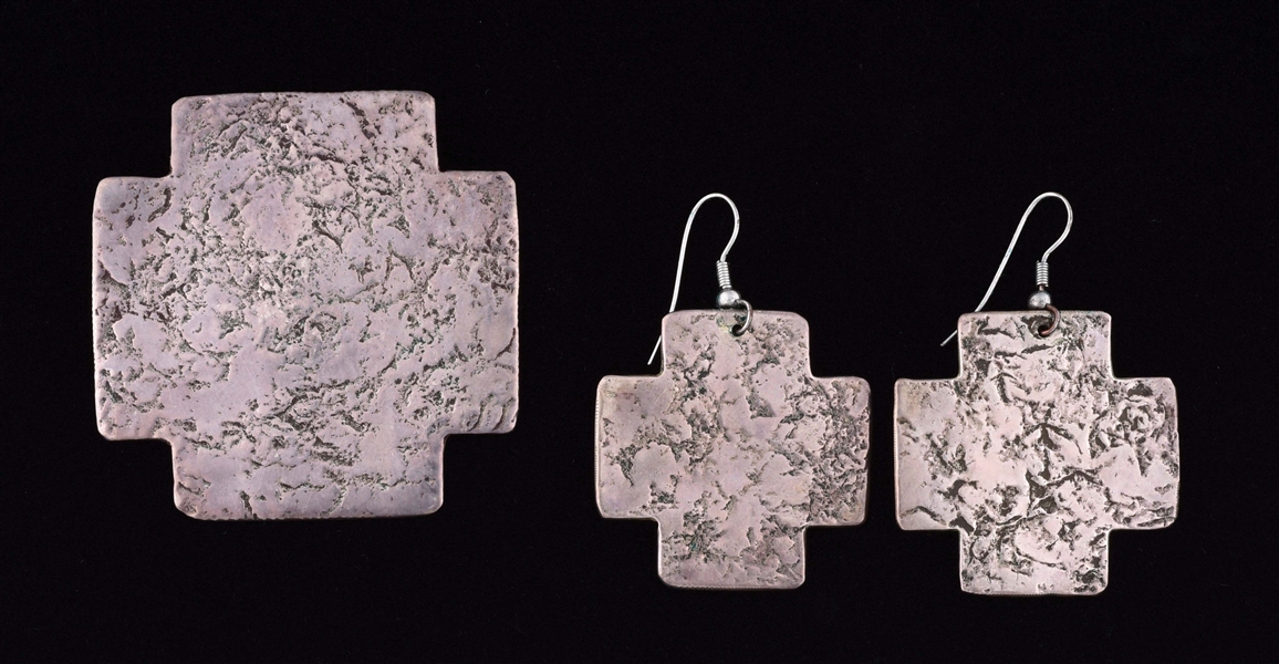 LOT OF 2: JAN LOCO HAMMERED STERLING SILVER "SPIRIT OF THE ROCK" PENDANT & EARRINGS.